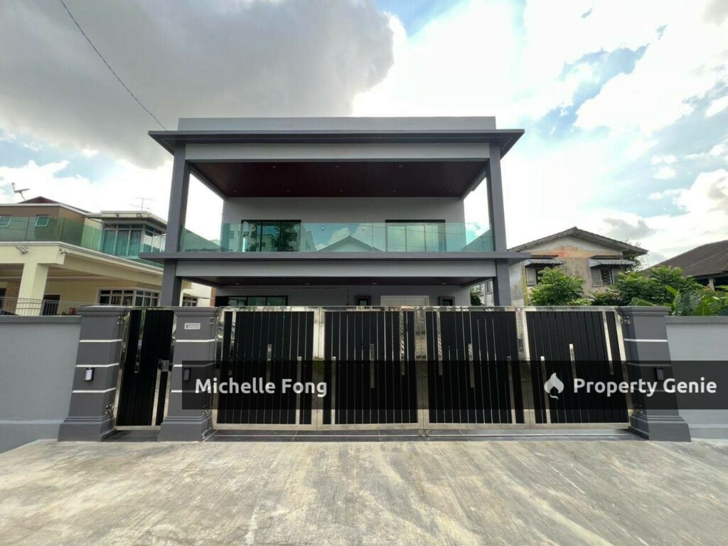 Taman Kebun Teh @ Jalan Angsana / JB Town / Double Storey Bungalow