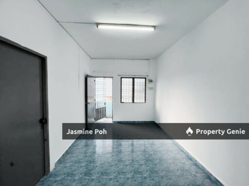 Flat corner unit @ Taman Sri kluang kluang Johor For Sale