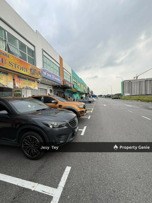 Skudai - 1st Floor Shop For Rent