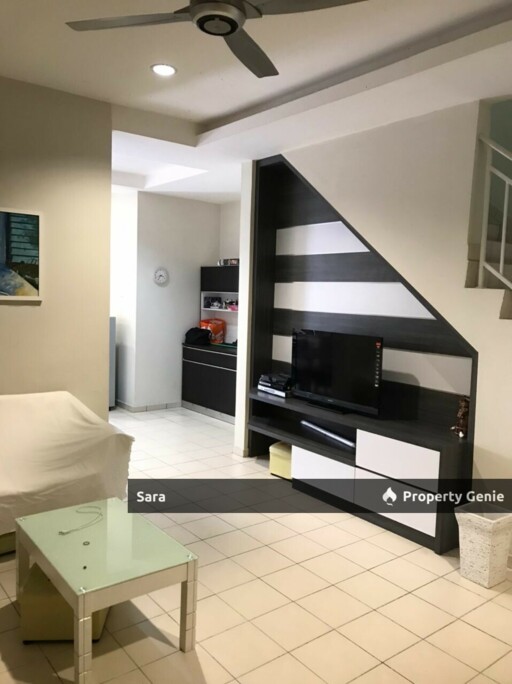 Double Storey Seri Margosa, Botani
