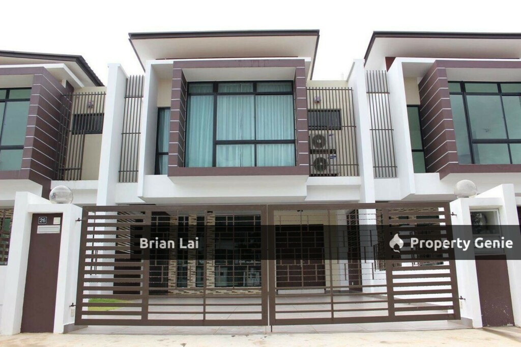 2 Storey @ Taman Seri Austin / Unblocked View / Fully Renovated