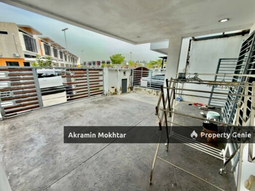 Freehold, Renovated & Partially Furnished | 2.5 Storey Terrace IRIS Taman TTDI Grove, Kajang Selangor