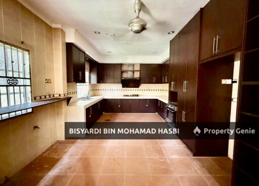 Big Land Corner Lot, Double Storey Semi-D @ Jln Kristal, Seksyen 7, Shah Alam
