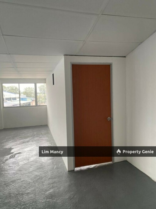 Taman Mutiara Mas Three Storey Commercial Shoplot and Good For Investment