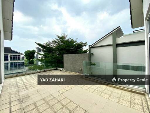 Taman Alam Kemuning, Shah Alam | 3-Storey Bungalow 6+1 Bedrooms | RM1.6M - Near Highway, Spacious Car Porch & Big Covered Balcony