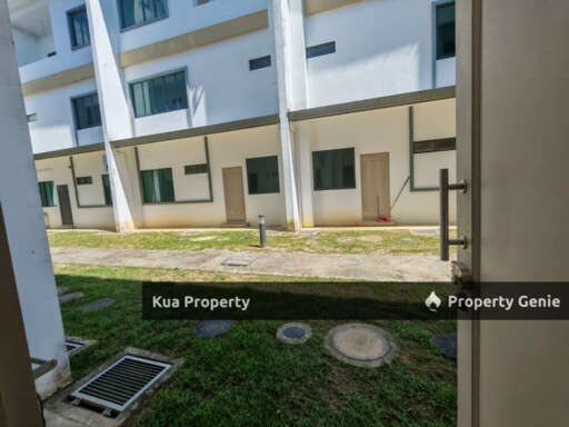 Bucida Lower Unit Townhouse For Sale! at 10th Mile
