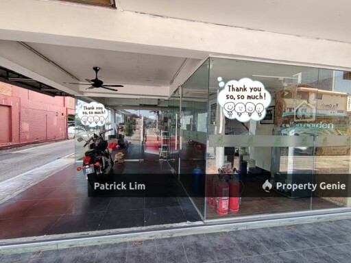 Melaka Raya Main Road Ground Floor (End Lot) For Rent