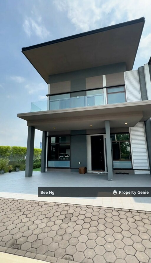 Sakura Residence / Iskandar