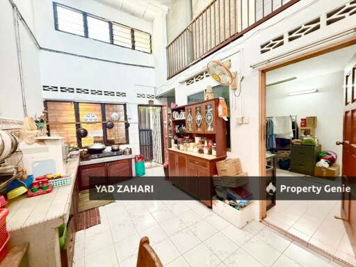 Seksyen 17, Shah Alam | 1-Storey Terrace 3 Bedrooms | RM430K - Fully Extended, Renovated and Facing North