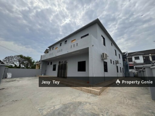 Desa Cemerlang (2 Storey Terrace House For Sale)