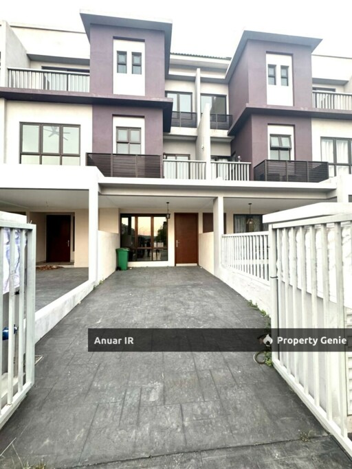 2-Storey The Strata TownHouse Bandar Puteri Bangi [Bandar Seri Putera]