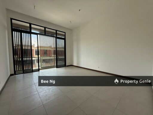 Aurora Sentral Resort Villas / Iskandar Puteri / Brand New / 2 Storey Terrace 24x75 / Super Cheap