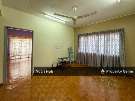 Corner Lot Double Storey Taman Saujana Puchong SP10