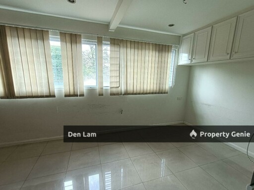 Bangsar Baru KL 3sty House For Sale !!