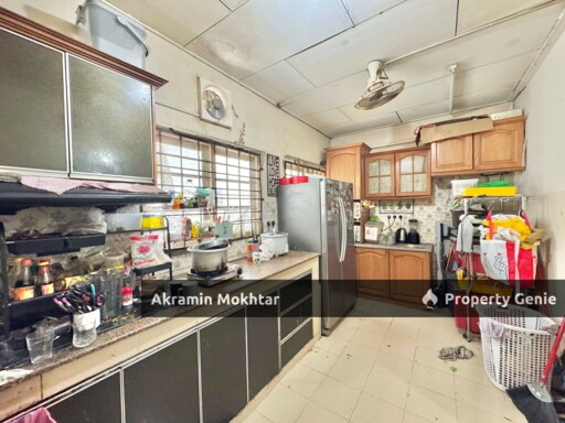 Facing Open & Partially Furnished | Double Storey Jalan Platinum Seksyen 7, Shah Alam