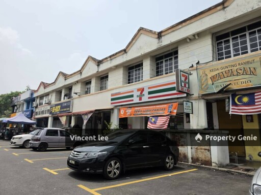 Taman Bukit Kinrara, 2 Storey Landed, Good Neighborhood, Well Kept Condition