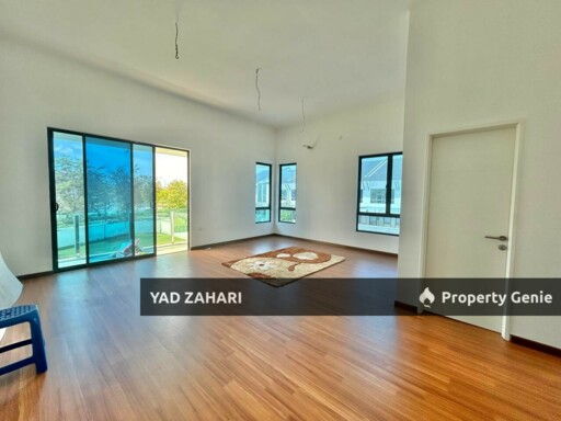 Huge Extra Land Corner Lot Double Storey Terrace House, Hijayu 2 Resort Homes, Bandar Sri Sendayan