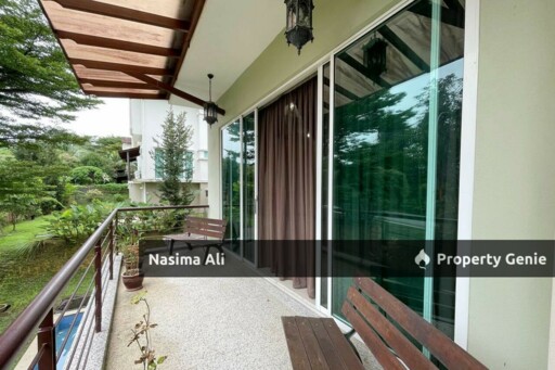 Facing Park- 3 Storey Bungalow (Villa Teratai Kayangan Heights Seksyen U9 Shah Alam )