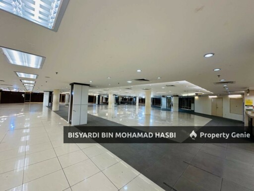 Jangan Lepaskan Bangunan Komersial 5 Tingkat Berlif di Bukit Baru Melaka – Prime Corner Facing Main Road! ROI Tinggi & Lokasi Paling Strategik!
