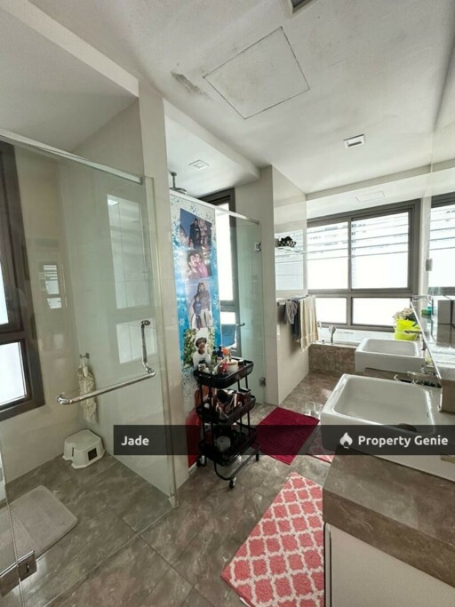 Pool View Seni Mont Kiara Freehold Condo with Private Lift