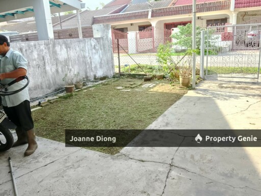 Sek 8 PJ Single Storey Link Bungalow