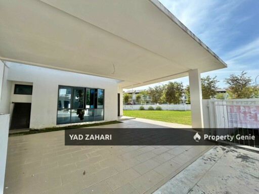 Huge Extra Land Corner Lot Double Storey Terrace House, Hijayu 2 Resort Homes, Bandar Sri Sendayan