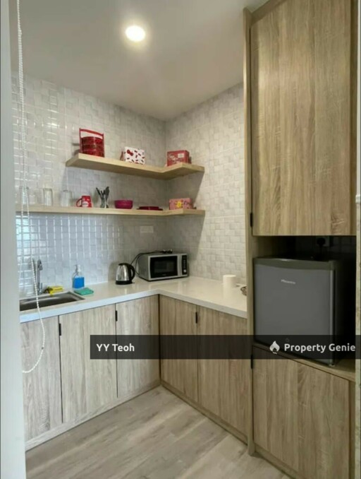 Kampung 8 The Quartz Residence 2R Unit