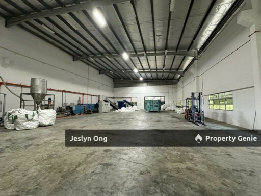 1.5 storey Semi D Factory at i-Park Indahpura Kulai for Rent