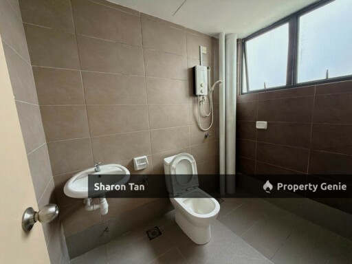 Nice Unit ARC Austin Hill 2 Bedroom Tmn Daya, Mount Austin, Setia Indah, Dato Onn