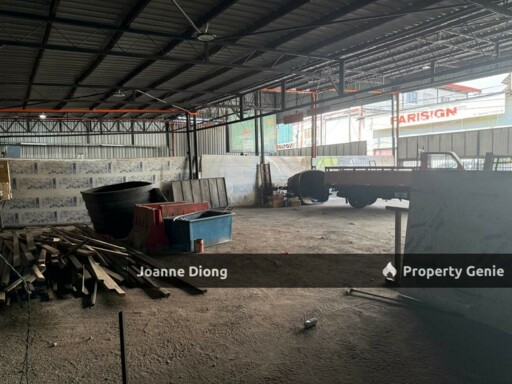 Jalan PJU1 Kampung Cempaka Warehouse