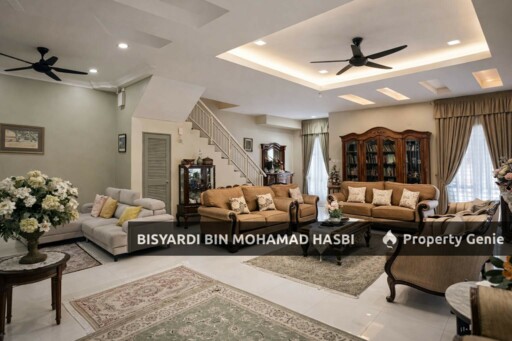 "Fully Renovated - Walking Distance to Surau Jumaat Ar-Raudhah" Double Storey Semi Detached House Taman Impian Makmur, Saujana Impian, Kajang.