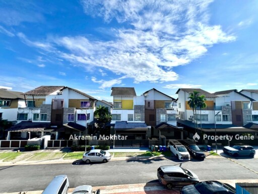 An Exclusive Three Storey Semi Detached House, Seksyen 13, Shah Alam For Sale