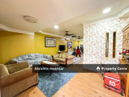 Freehold & Fully Renovated | 2 Storey Terrace Laman Delfina Nilai Impian Nilai N9