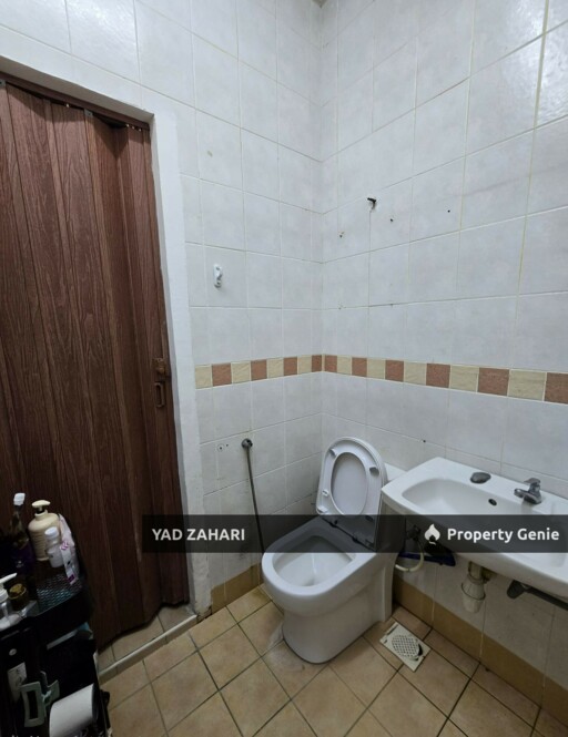 Bukit Jelutong, Shah Alam | 2-Storey Superlink Terrace 5+1 Rooms | RM970K - Fully Reno & Extended and Prime Location