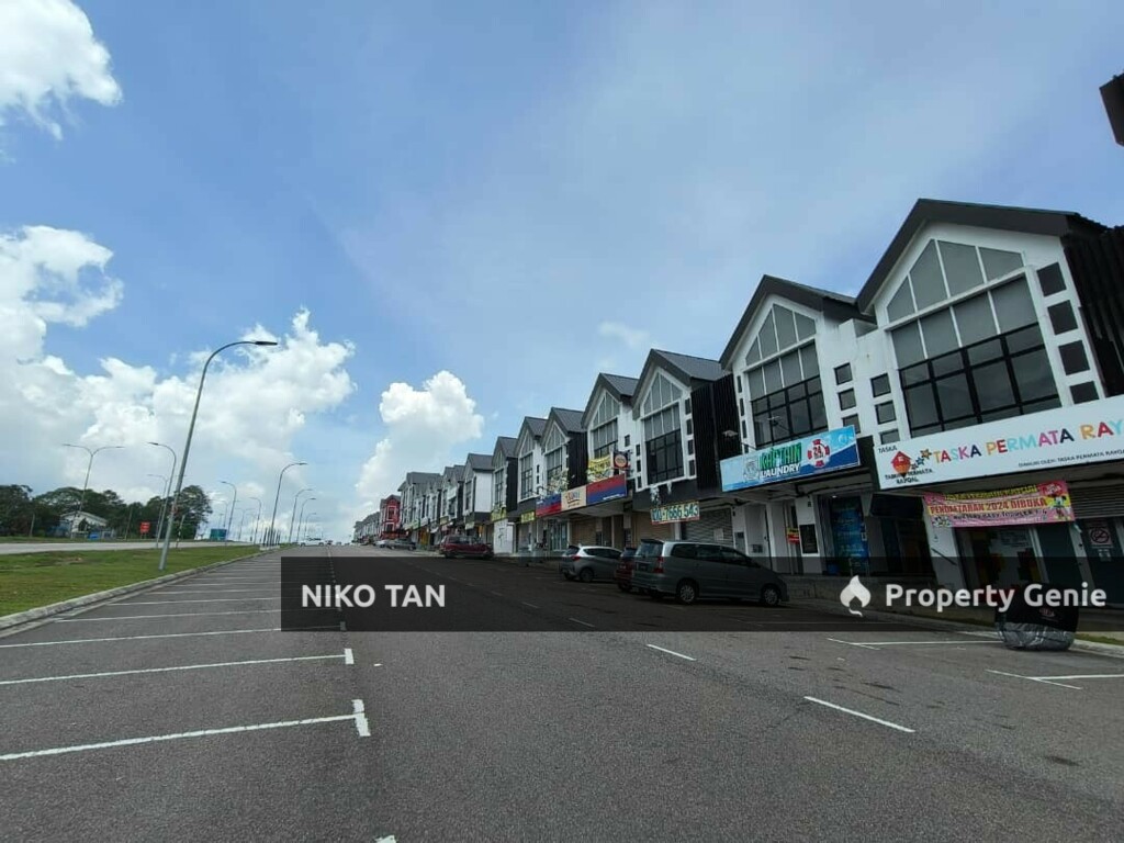 For Rent 3 Storey Shop Lot @ Ixora Park City, Jalan Siantan, Meridin East Pasir Gudang