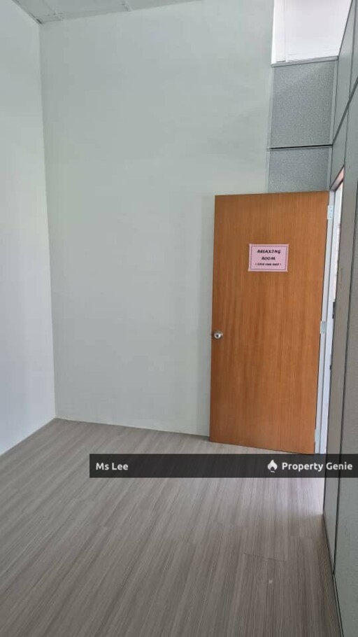 Renovated Corner 2nd Floor Shop Office @ Taman Bayu Perdana, Klang - Ready Unit