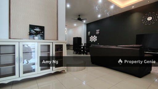 FreeHold Facing Field 2.5 Storey Botani