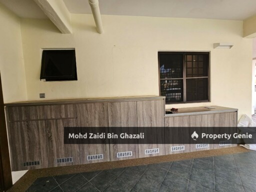 Below Market Renovated  2.5 Storey Terrace Presint 8