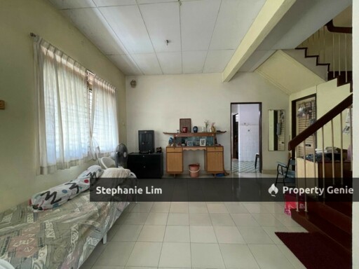 Double Storey Terrace in Island Glades