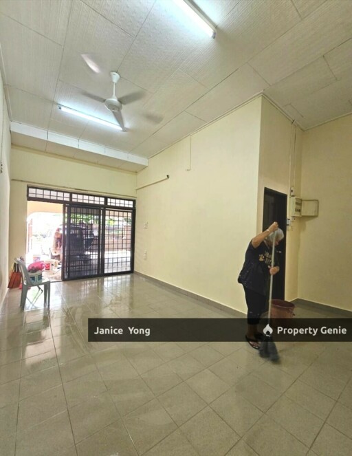 Taman Perling Jalan Camar