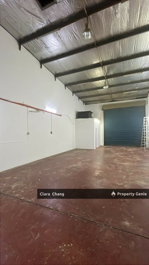 Mount Austin Single Storey Terrace Factory for Rent with Mezzanine Floor