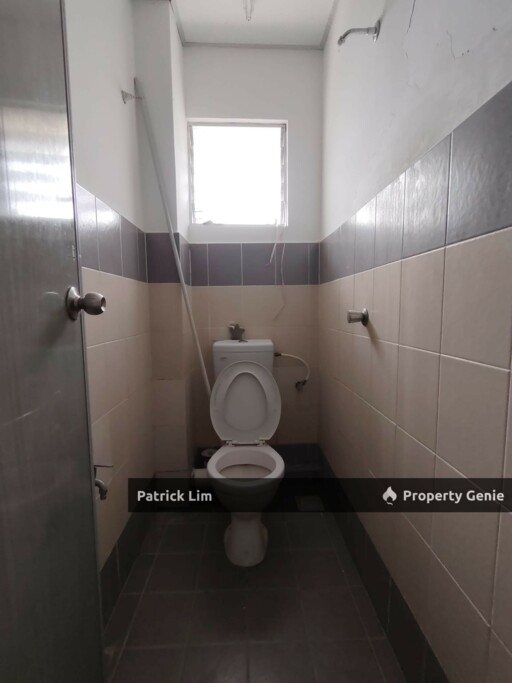 Kota Laksamana 1st Floor Shoplot - Hot Commercial Space For Rent
