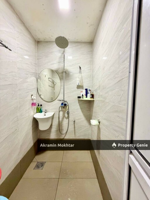 END LOT & FULLY RENOVATED | 3 Storey Terrace Taman Seraya Ampang