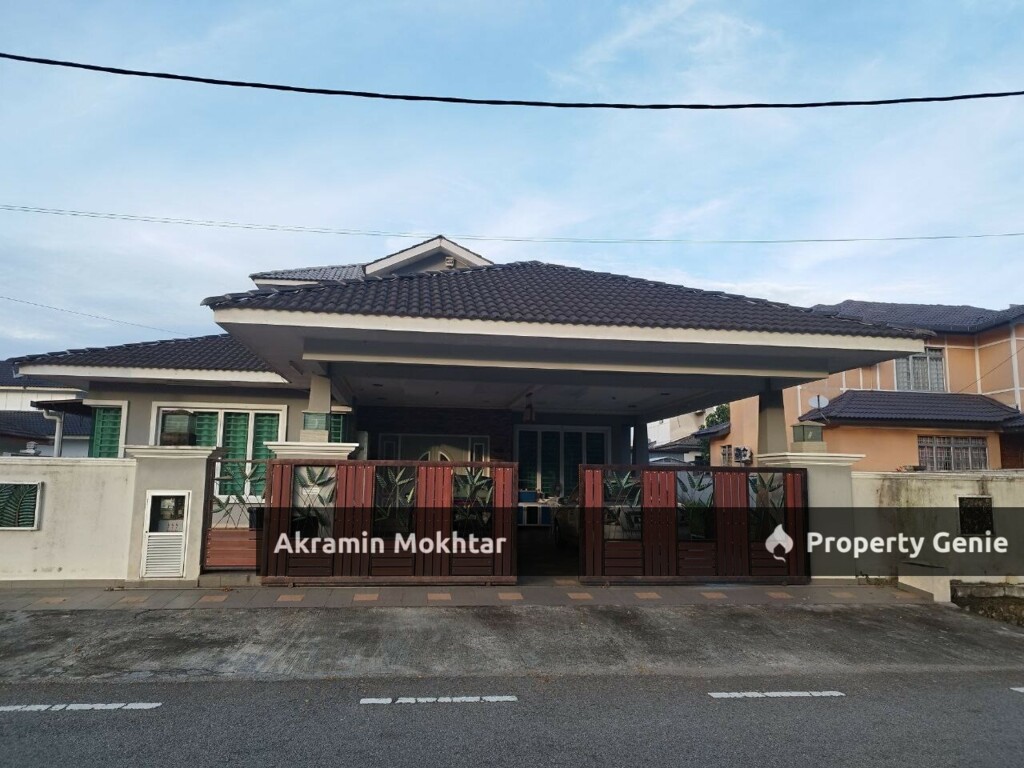 Freehold & Renovated | 2 Storey Bungalow Taman Rasah Kemayan @ Seremban