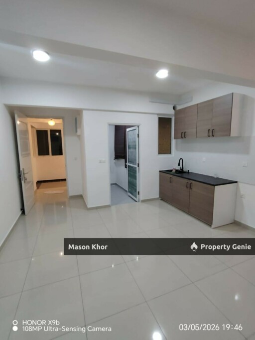 IDEAL RESIDENCY CONDO 850sf FULLY RENO & PARTIALLY FURNISHED GELUGOR