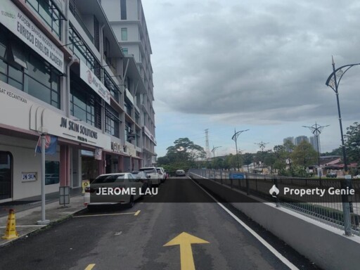 Southkey Lakefront Top Floor Spacious Shop Office with Lift RM2600