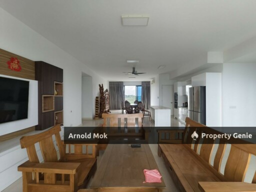 Strait View 18 Condominium for Sale