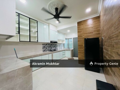 IFRERHOLD, CORNER UNIT & FULLY FIRNISHED | 3 Storey Terrace Taman Universiti, Bangi