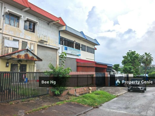 Kawasan Perindustrian Tanah Tampoi ( Jalan Kempas ) 1.5 Storey Terrace Factory