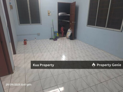 Single Storey Corner Terrace House For Sale! Located at Matang Jaya